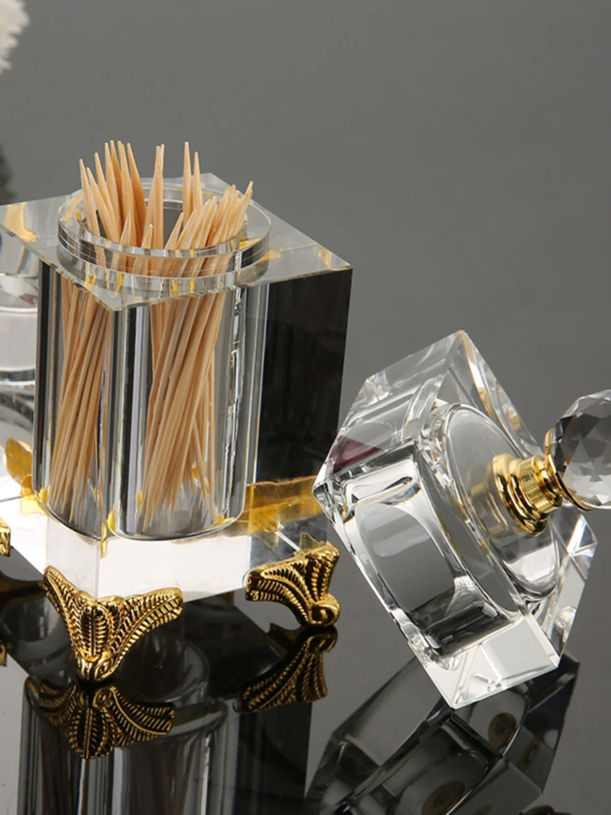 Nordic Tall Crystal Glass Toothpick Box with Lid Luxury Amber Transparent Cotton Swab Toothpick Box Dining Table Storage Jar